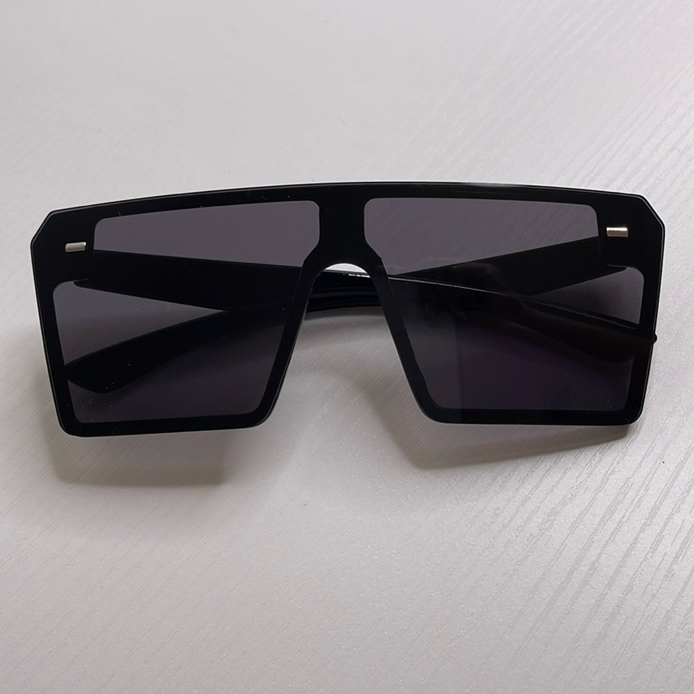 Sunglasses - Picture 3 of 7
